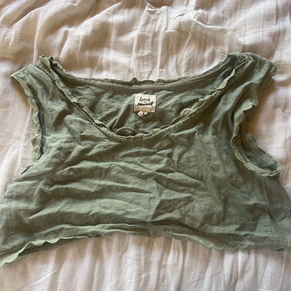 Dazed But Amazed linen scalloped top (Sage)